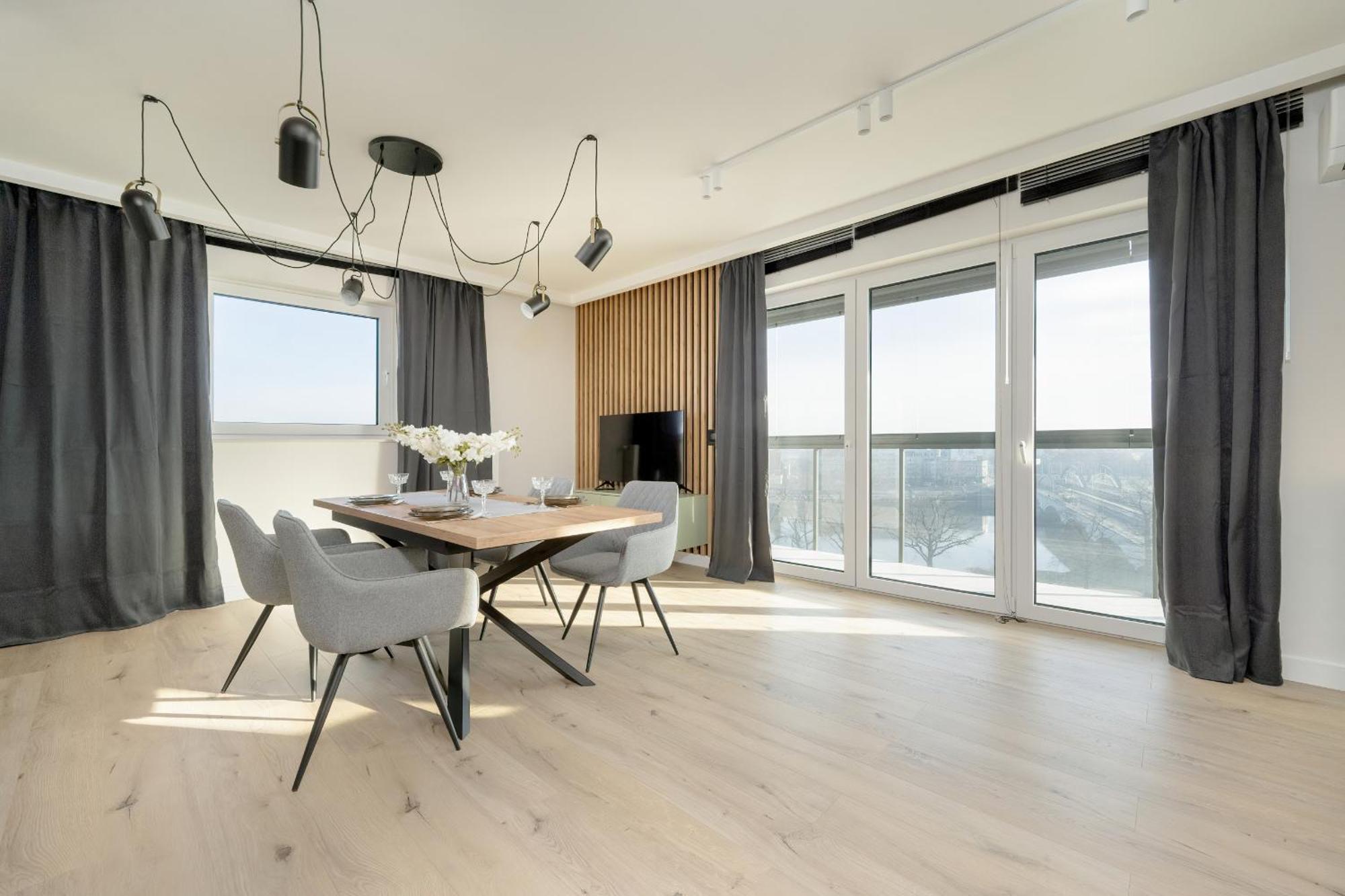 Apartment Exclusive River View With Balcony & Free Garage By Renters Prestige